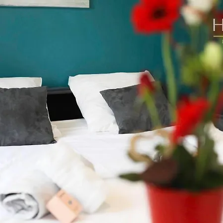 Cosy, Entre Et Commerces لي سابلِ دولونْ